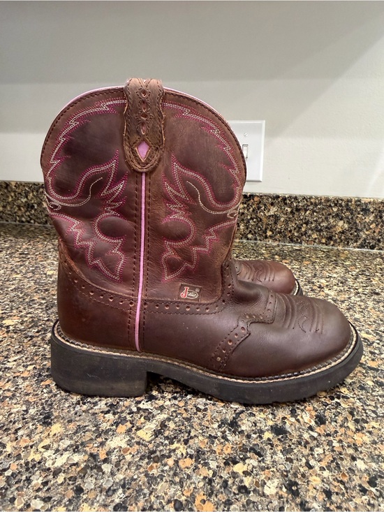 Justin Boots Shoes - Justin ladies 9  Brown Western Pull-On Boots